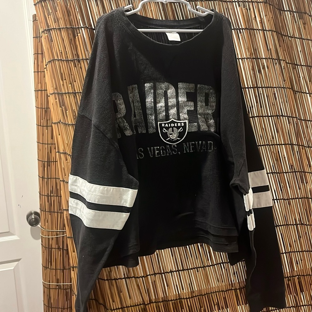 NFL RAIDERS SHIRT 🤍🖤🤍
